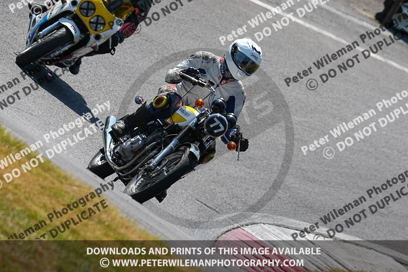 cadwell park;cadwell park photographs;cadwell trackday photographs;enduro digital images;event digital images;eventdigitalimages;peter wileman photography;racing digital images;trackday digital images;trackday photos